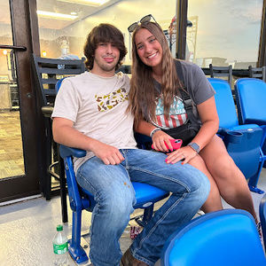 Meet your Posher, Alexis